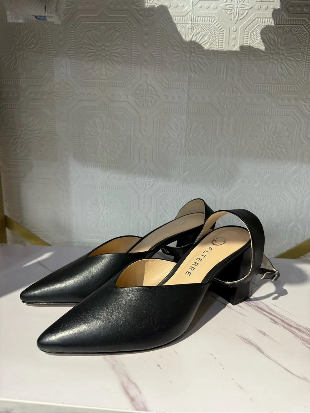Alterre Faire - Customizable Black V Mule + Removable Elsie Strap